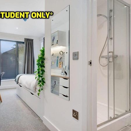 Student Only Zeni Ensuite Rooms, Colchester Exterior photo
